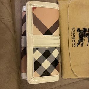 🚨SOLD🚨 Burberry Continental Wallet